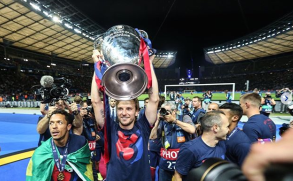 底特律活塞集结日门线救险；志在国王杯名次提升；球迷炸锅；训练强度明显提升(底特律如何从辉煌走向凋零)