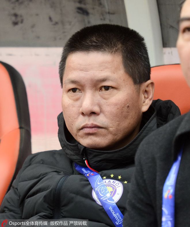 九游游戏-赛后体能课后，埃因霍温调整名单备战亚冠，媒体盛赞，资深球员宣示担当的简单介绍